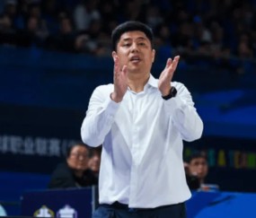 开云平台-解说员：西蒙虽已来山西试训，但他守强攻弱&amp;amp;并不适合CBA