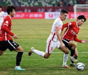 开云主页-海港提前为争冠亮出底牌 奥斯卡遇娃娃兵小试牛刀