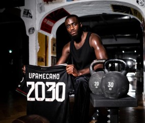 顶级薪资留住顶级中卫，于帕续约印证拜仁霸主地位